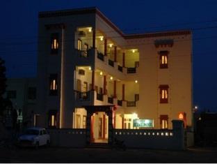 Hotel Desert Winds Bikaner Bagian luar foto