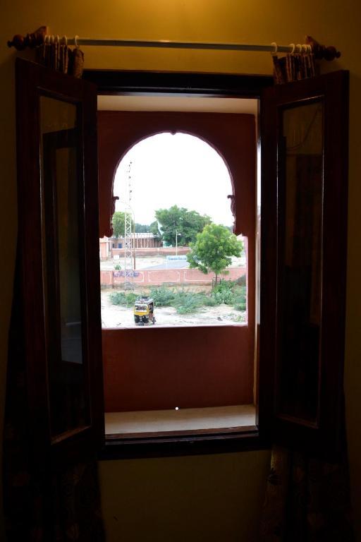 Hotel Desert Winds Bikaner Bagian luar foto