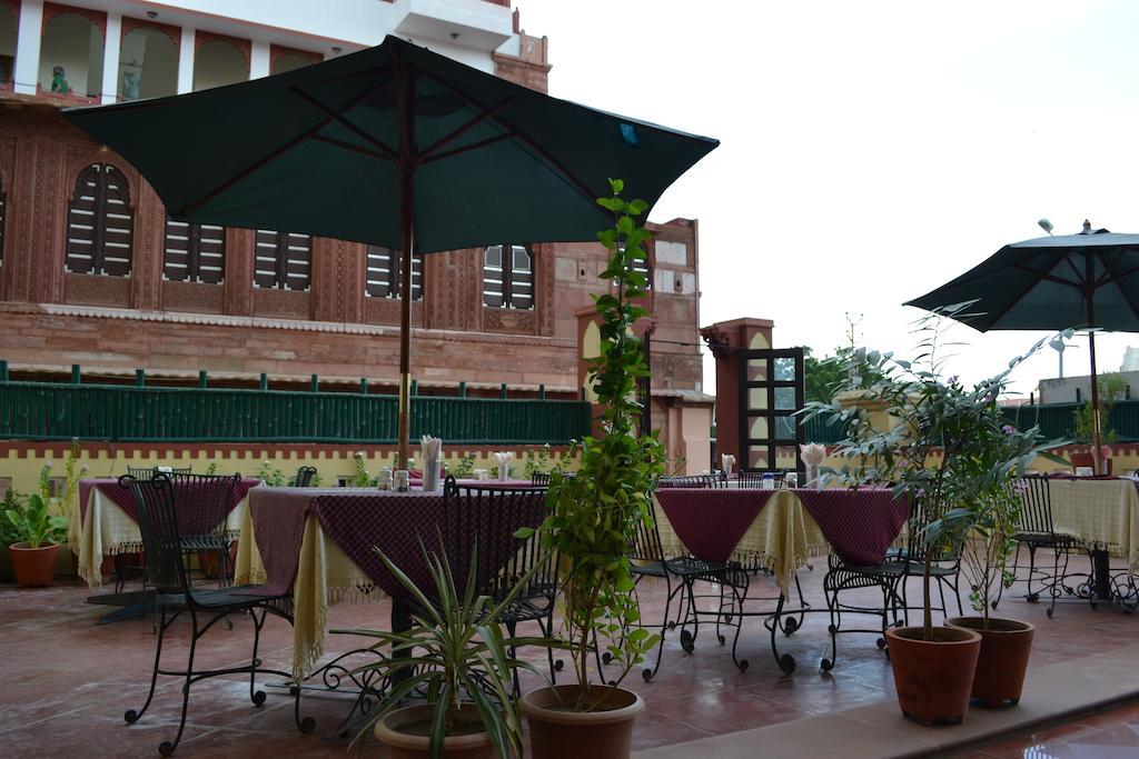 Hotel Desert Winds Bikaner Bagian luar foto